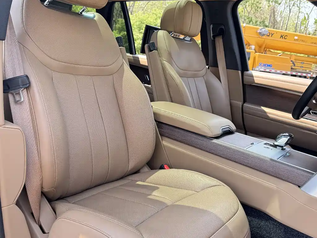 Range Rover 2024 3.0 L6 400PS Genesis Extended Edition купить на сайте DeffCars