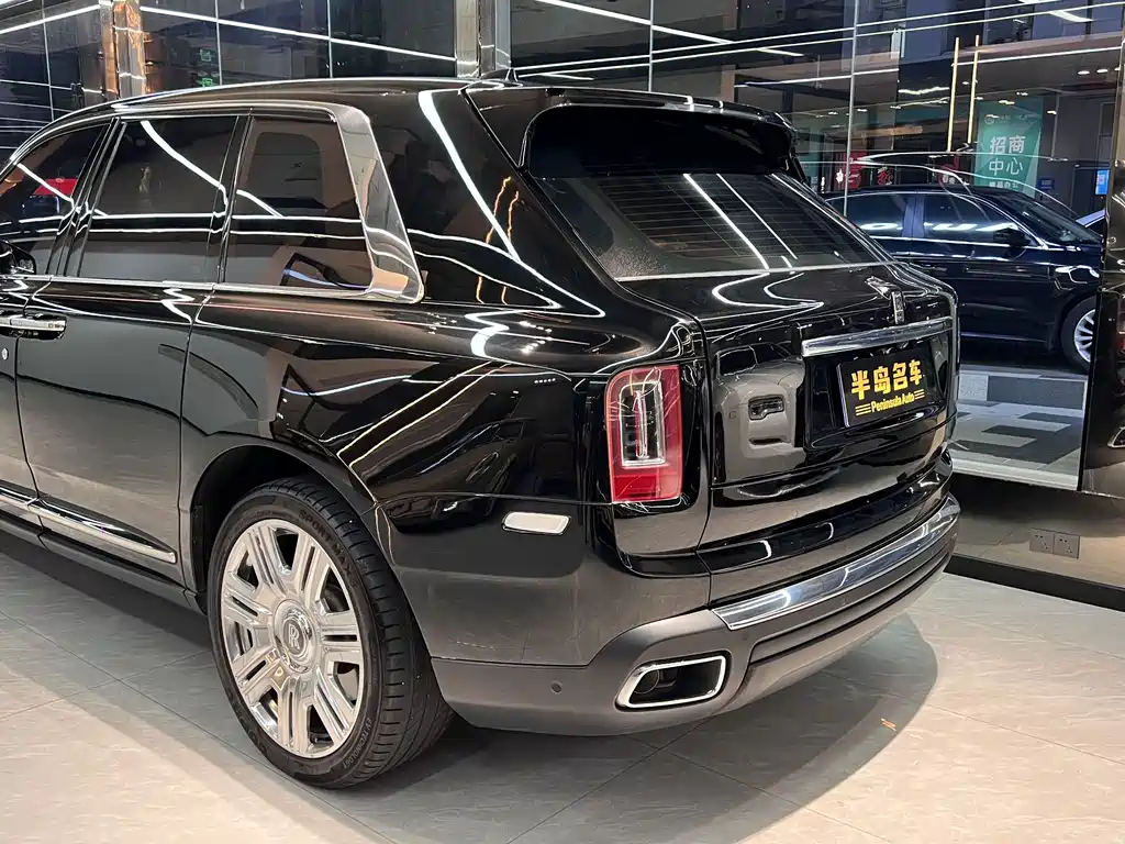Cullinan 2018 five-seater version купить на сайте DeffCars