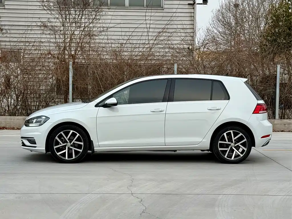 Golf 2020 Beloved Edition 200TSI DSG Comfort Type купить на сайте DeffCars