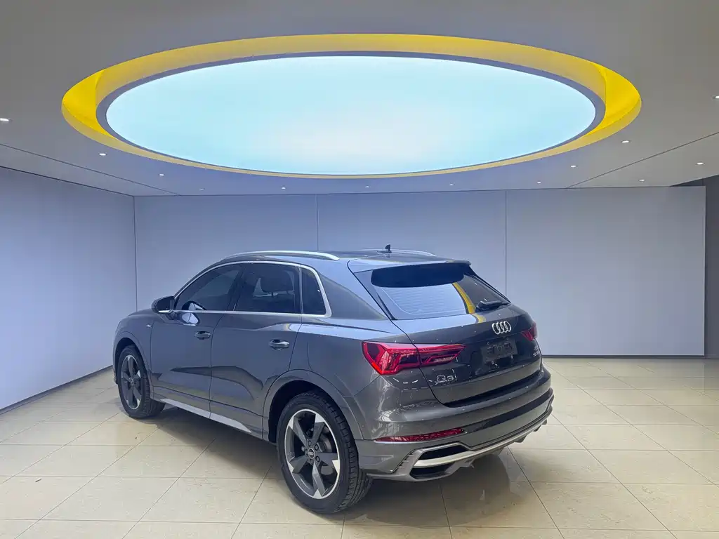 Audi Q3 2022 35 TFSI Fashionable and Dynamic купить на сайте DeffCars