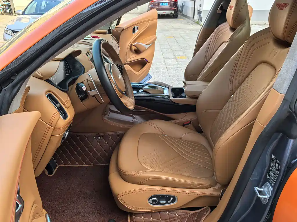 Aston Martin DBX 2022 4.0T V8 купить на сайте DeffCars