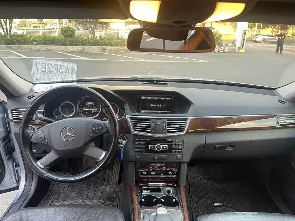 Mercedes E-Class 2013 E 300 L Stylish and Luxurious купить на сайте DeffCars