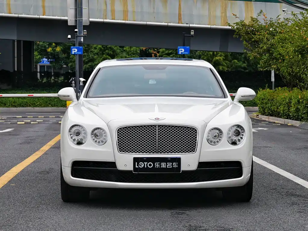 Flying Spur 2017 4.0T V8 Standard Edition купить на сайте DeffCars