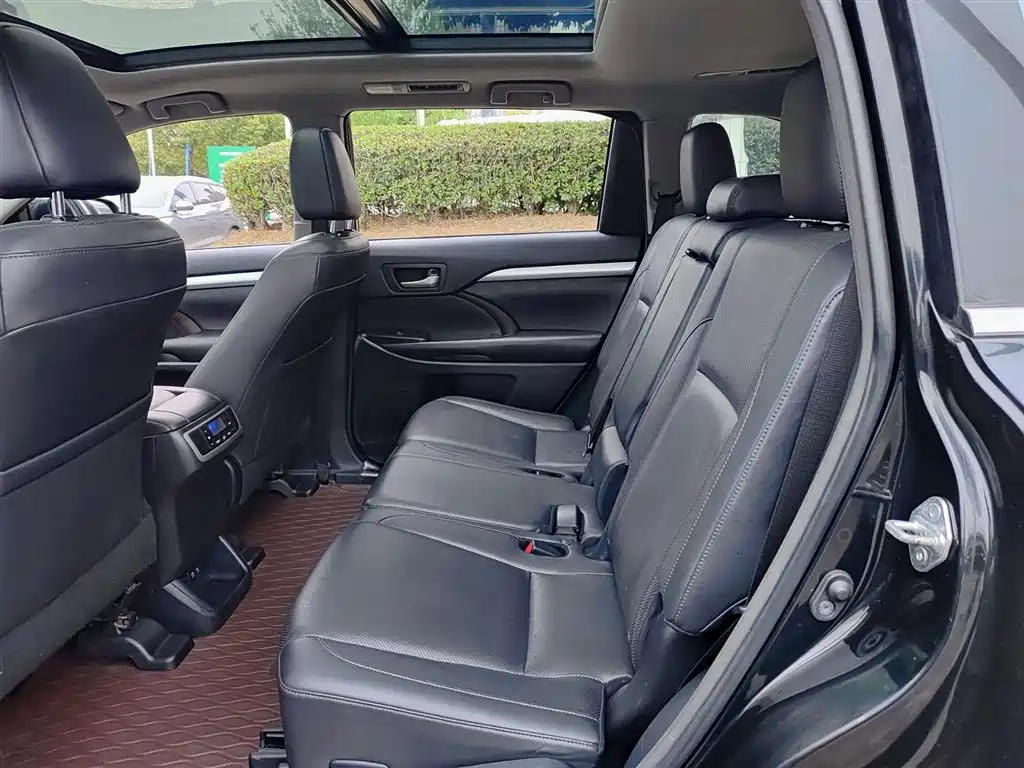 Highlander 2018 2.0T four-wheel drive luxury version 7 seats National V купить на сайте DeffCars