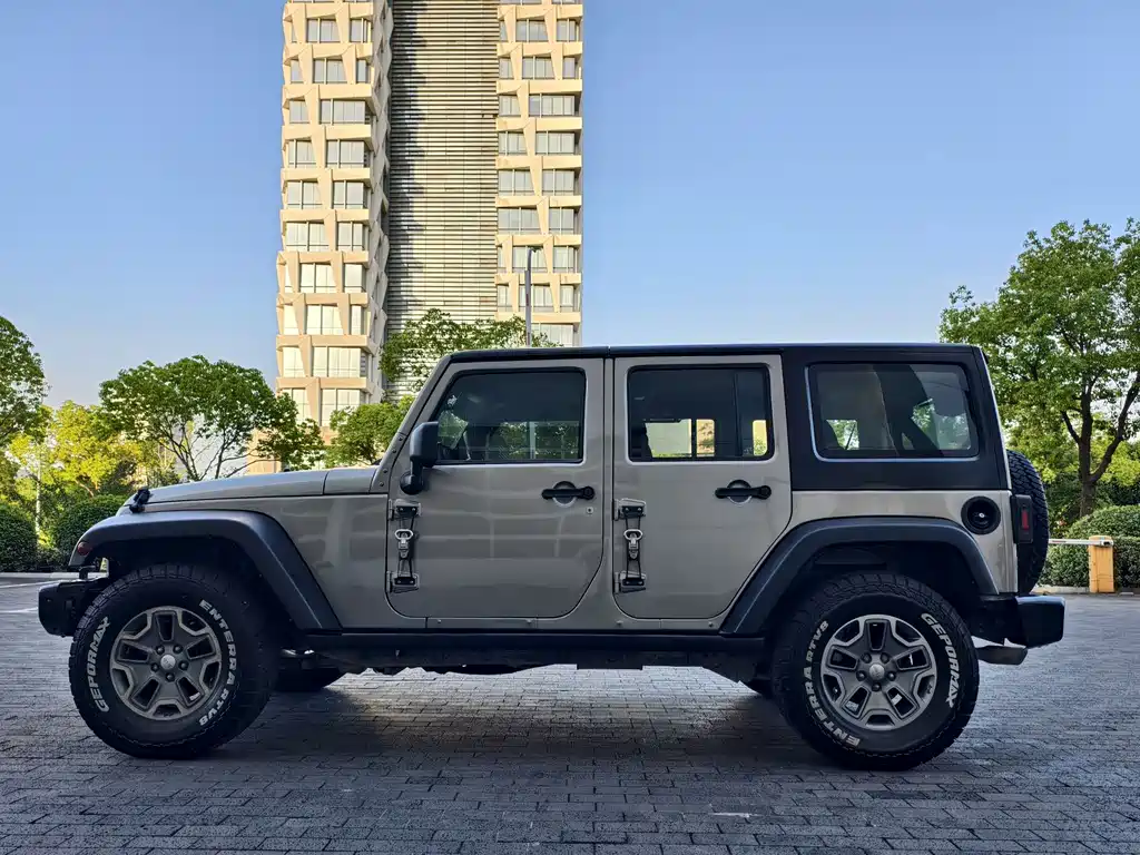 Wrangler 2013 3.6L Rubicon four-door version купить на сайте DeffCars