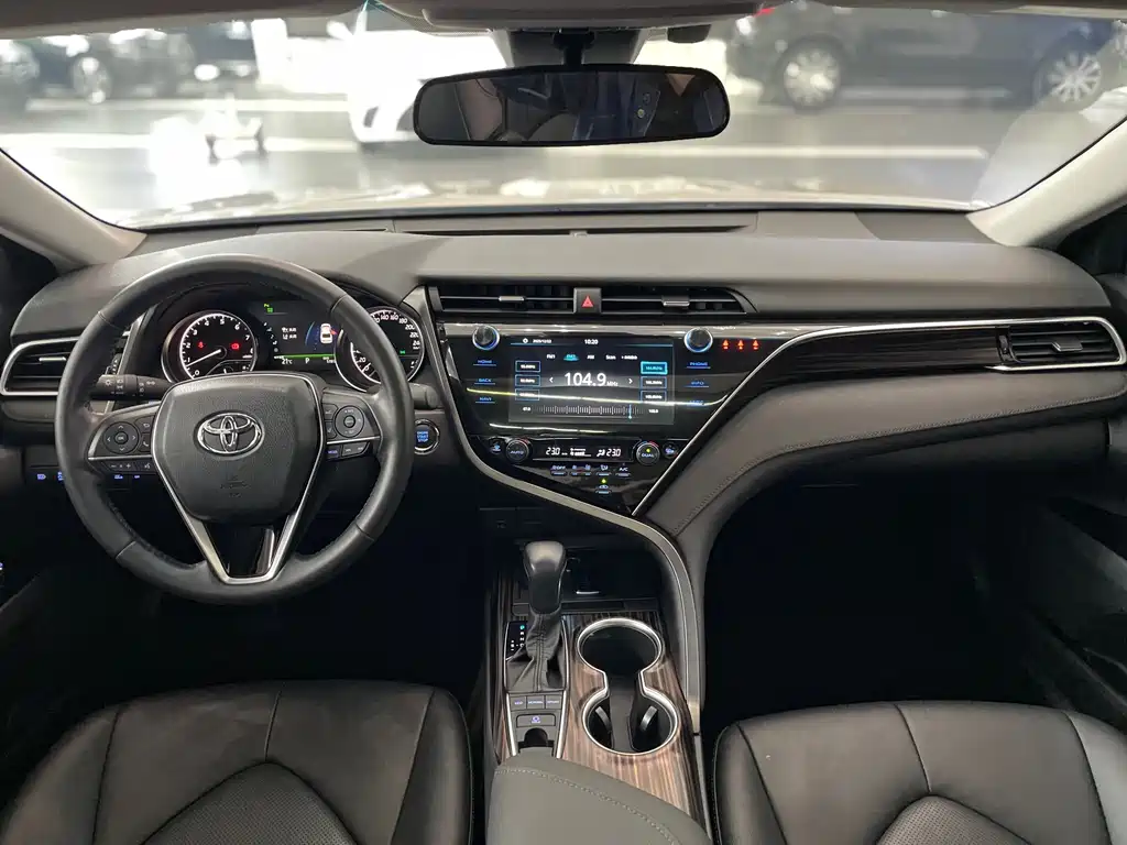Camry 2021 2.5G Deluxe Edition купить на сайте DeffCars