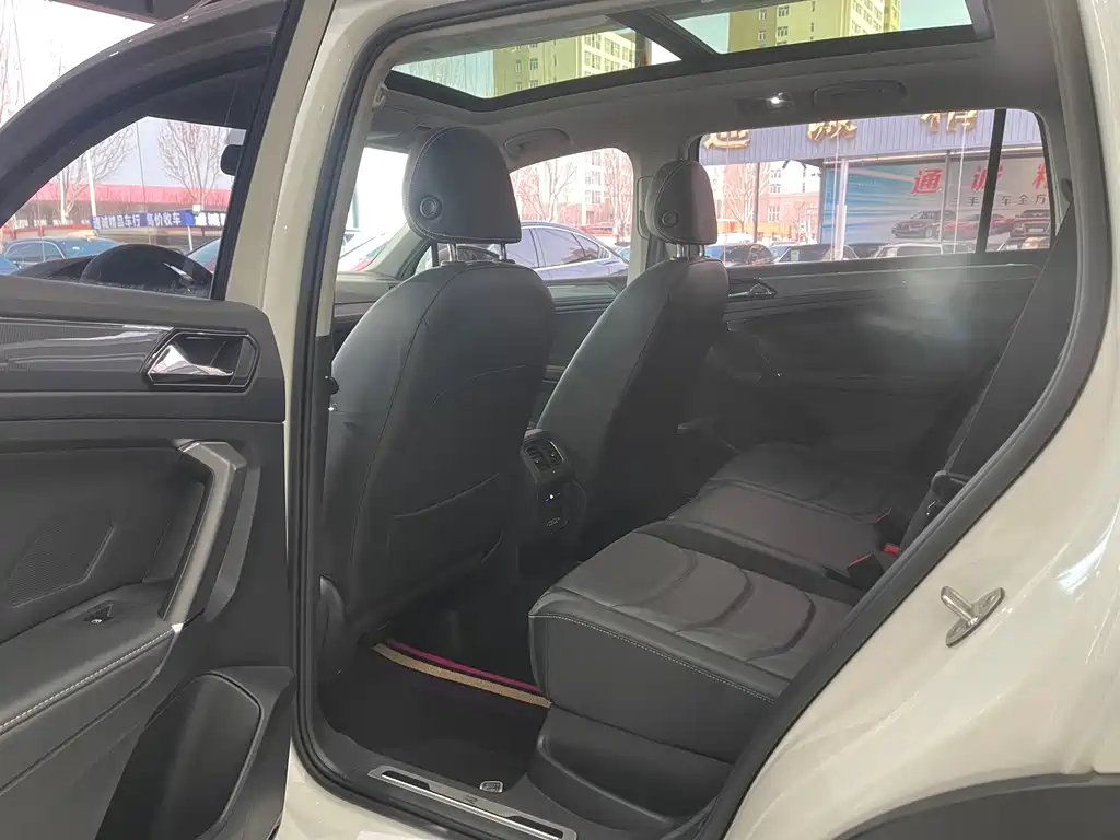 Tiguan L 2021 330TSI automatic two-wheel drive R-Line flagship version купить на сайте DeffCars