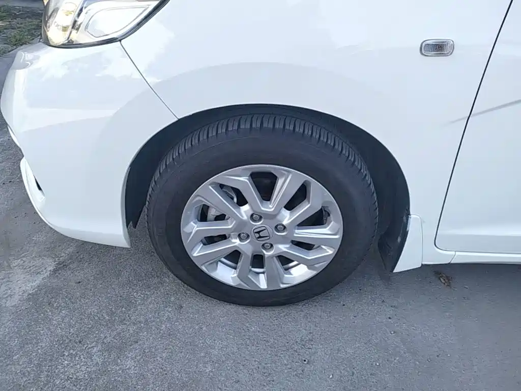 Fit 2018 1.5L CVT comfort sunroof version купить на сайте DeffCars