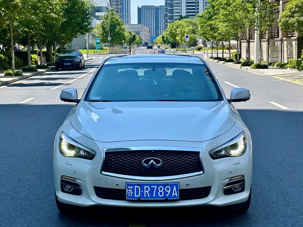 Infiniti Q50L 2015 2.0T Enjoy Edition купить на сайте DeffCars