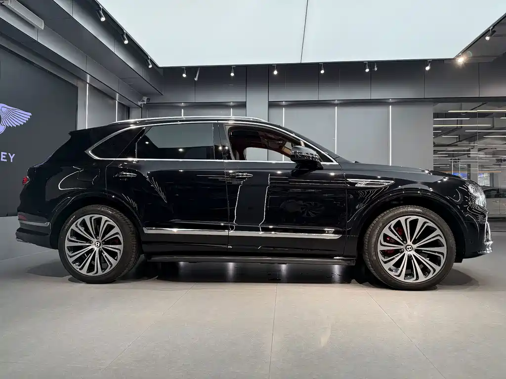 Bentayga 2022 4.0T V8 купить на сайте DeffCars