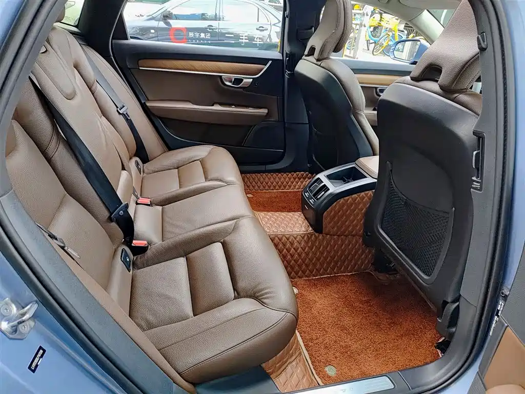 Volvo S90 2020 T5 Zhiyi Luxury Edition купить на сайте DeffCars