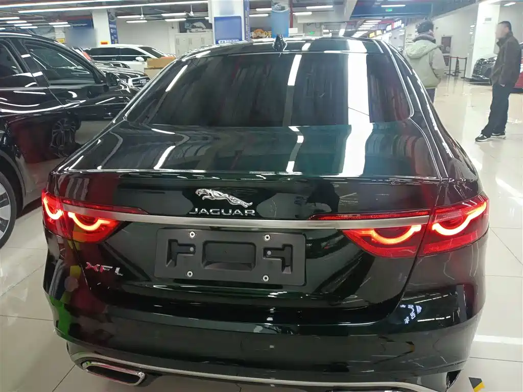 Jaguar XFL 2021 XFL 2.0T P250 two-wheel drive exclusive luxury version купить на сайте DeffCars