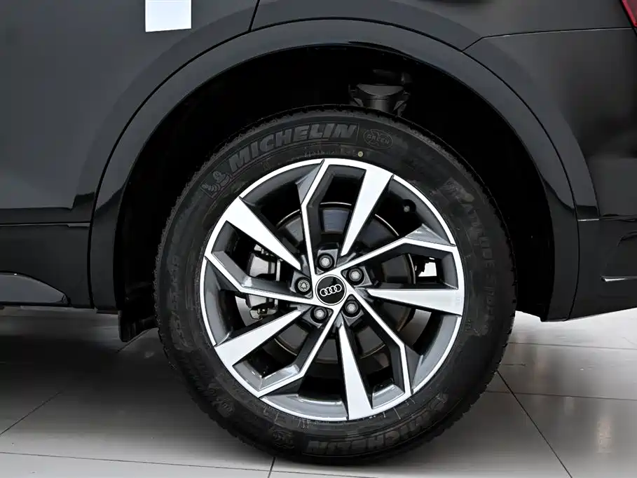 Audi Q5L 2023 40T luxury and dynamic model купить на сайте DeffCars