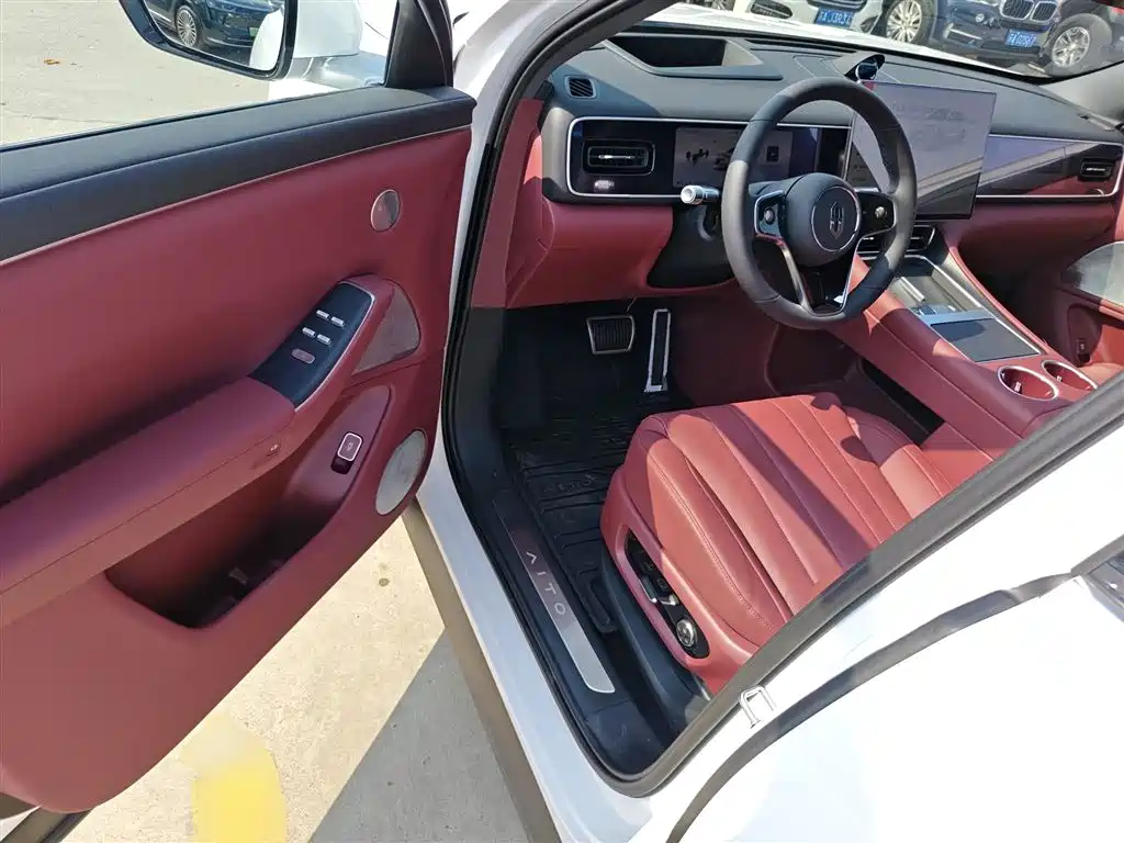 Wenjie M7 2026 Pure Electric Max Long Range Edition 5-seater 192-line lidar) купить на сайте DeffCars