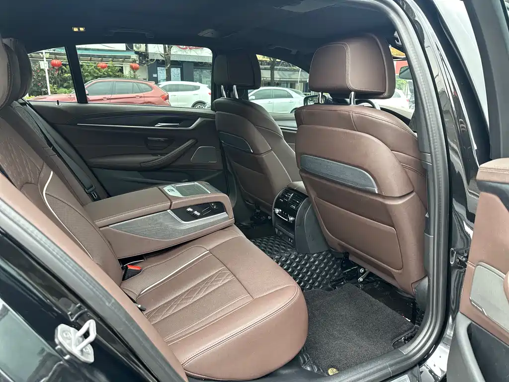 BMW 5 Series 2023 facelift 530Li exclusive M sports package купить на сайте DeffCars
