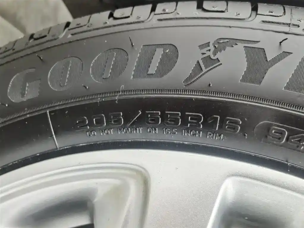 Yinglang 2019 15T Manual Elite National VI купить на сайте DeffCars