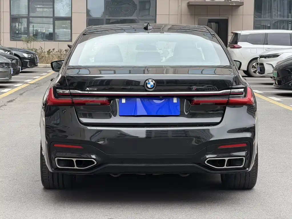 BMW 7 Series 2018 730Li Leading M Sports Package купить на сайте DeffCars