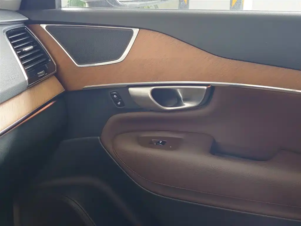 Volvo XC90 2019 T6 Zhiyi Edition 7 seats National V купить на сайте DeffCars