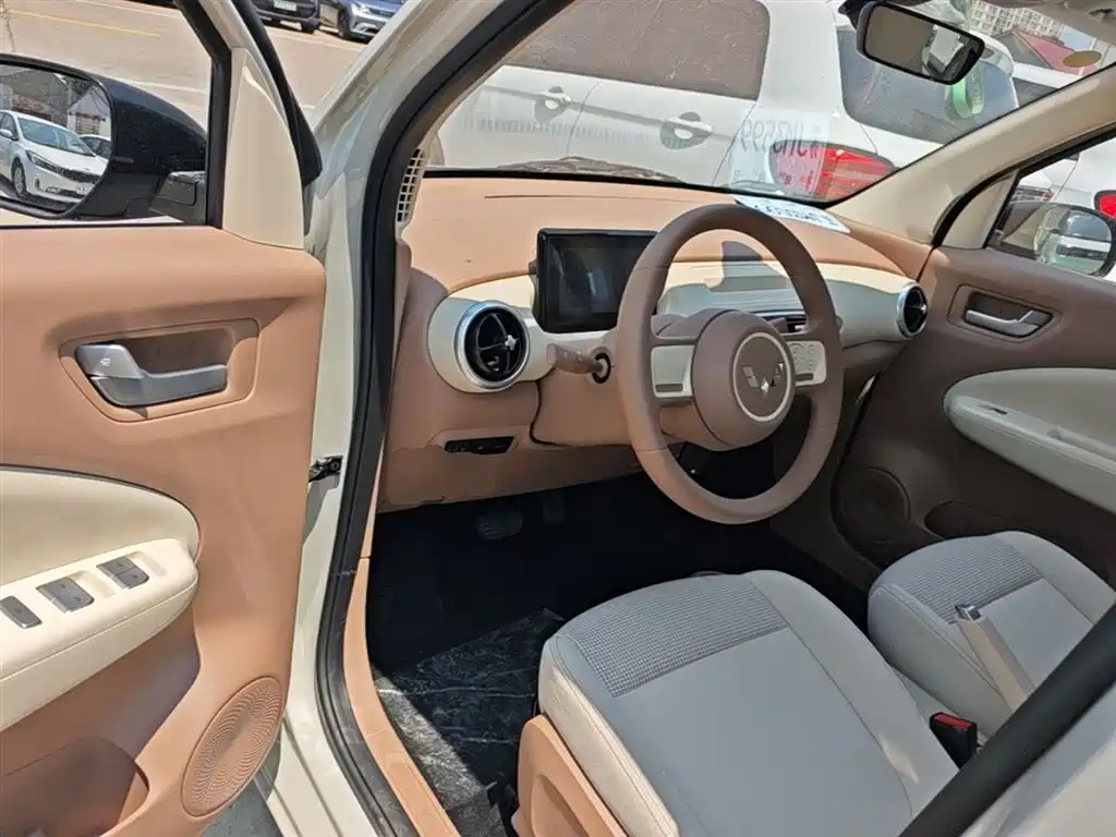 Hongguang MINIEV 2025 fourth generation four-door version advanced model купить на сайте DeffCars
