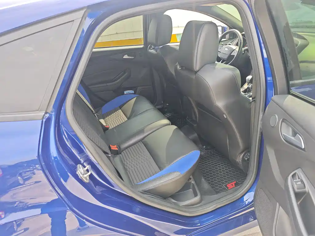 Focus imported 2015 2.0T ST standard version купить на сайте DeffCars