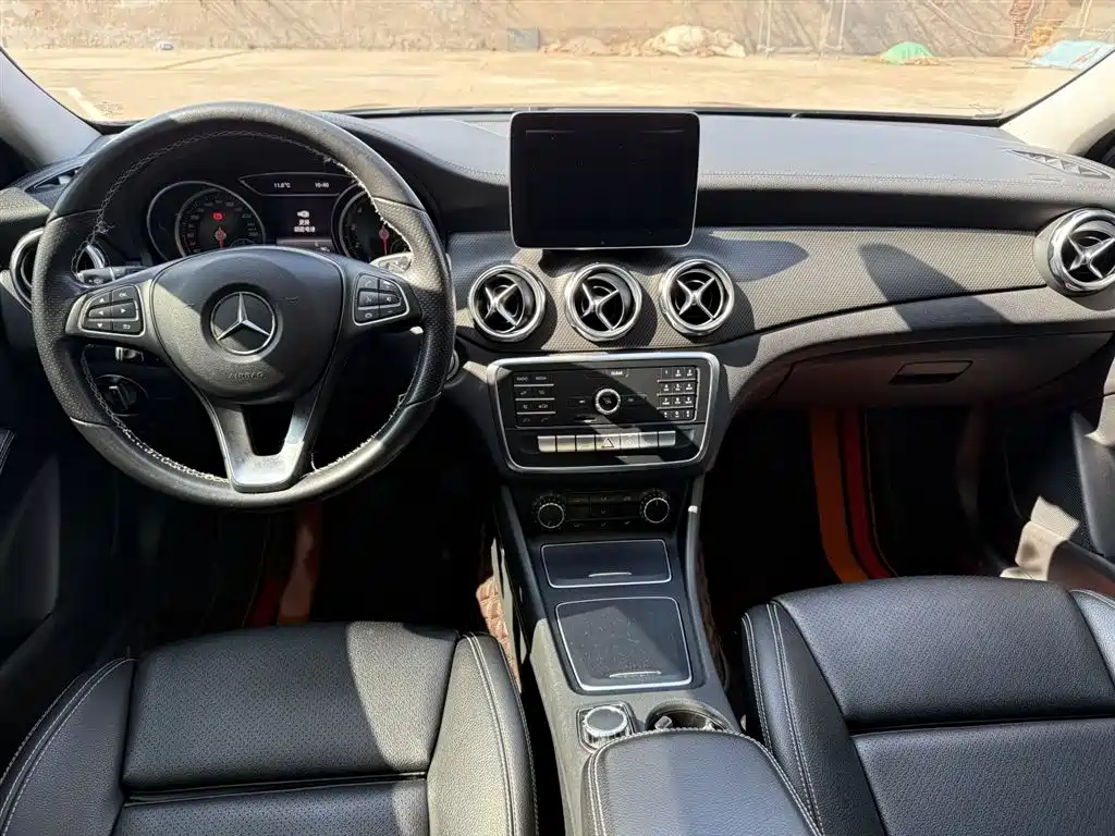 Mercedes-Benz GLA 2018 GLA 200 Fashion Model купить на сайте DeffCars