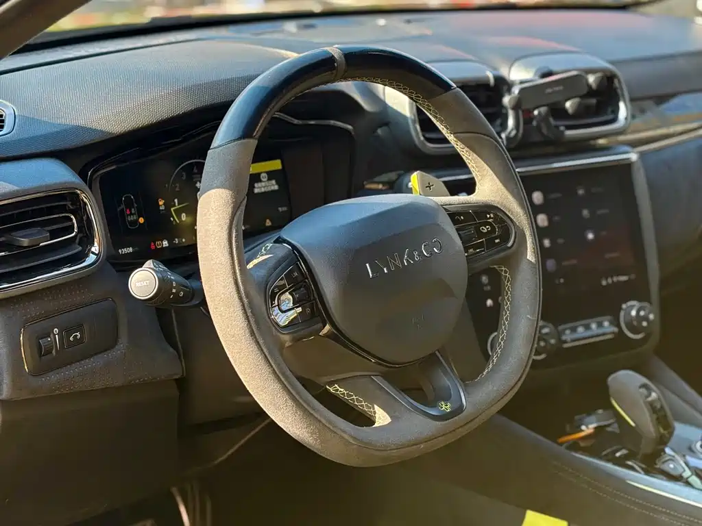 Lynk & Co 03 2019 03+ 2.0TD Automatic Wind Control Edition купить на сайте DeffCars