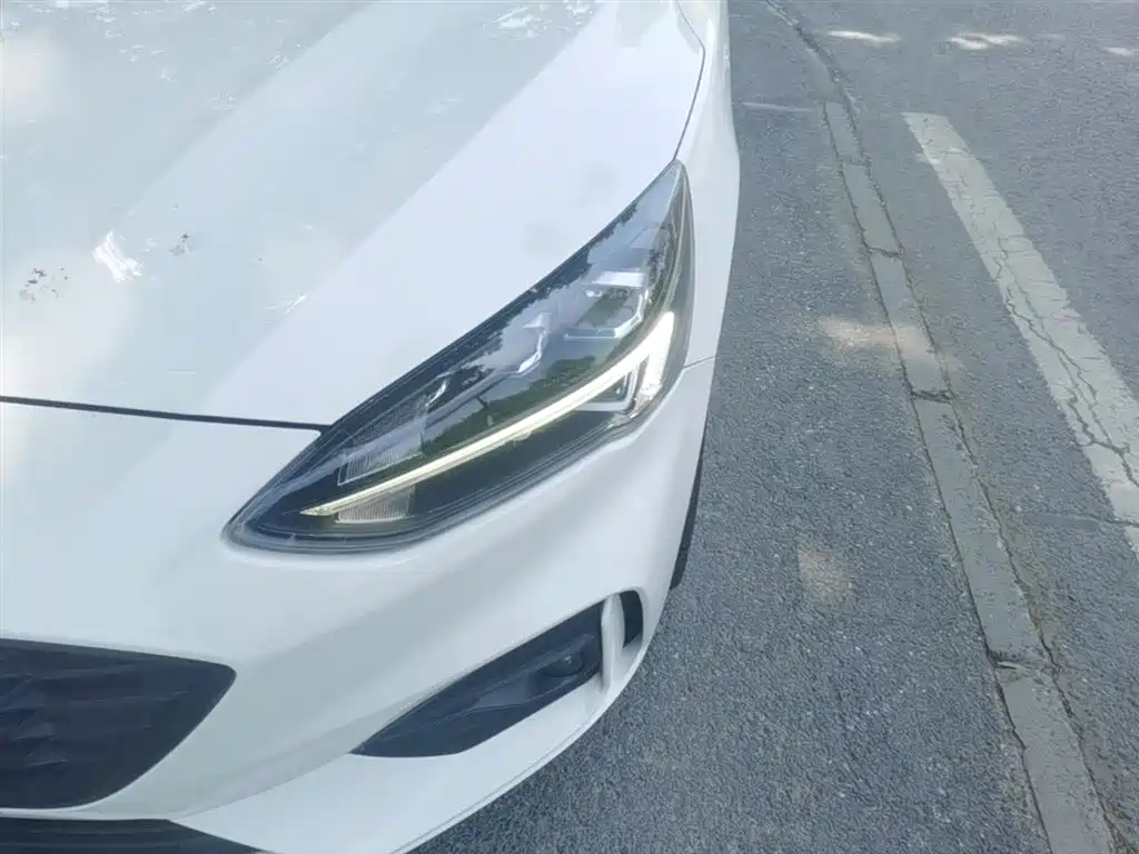 Focus 2021 Hatchback EcoBoost 180 Automatic ST Line купить на сайте DeffCars