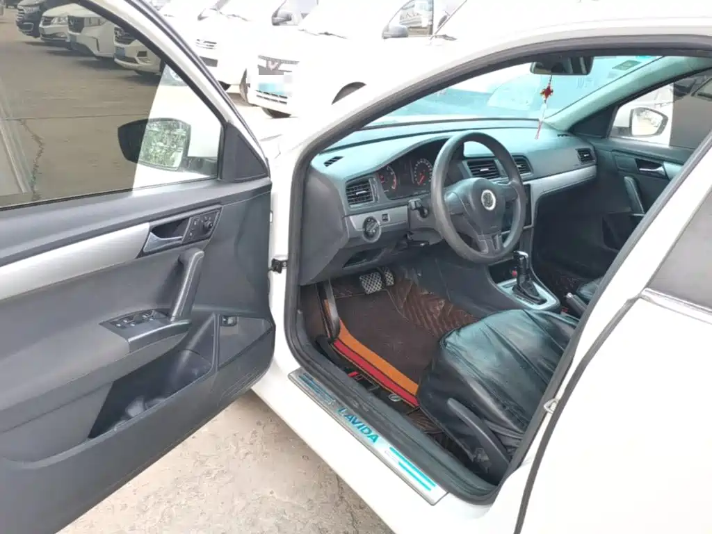 Lavida 2015 1.6L automatic fashion version купить на сайте DeffCars