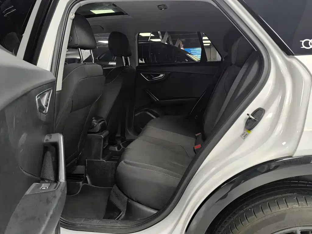 Audi Q2L 2018 35 TFSI launches exclusive version, National VI купить на сайте DeffCars