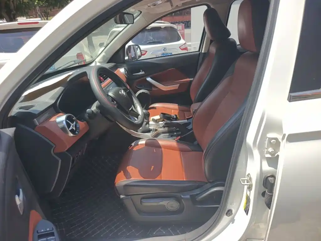 BAIC Huansu S3 2016 S3L 1.5L Manual Exclusive Type купить на сайте DeffCars