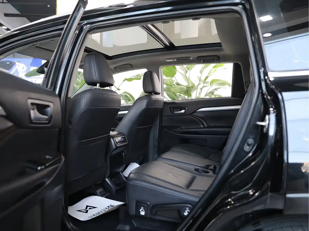 Highlander 2018 2.0T four-wheel drive luxury version, 7 seats, National VI купить на сайте DeffCars