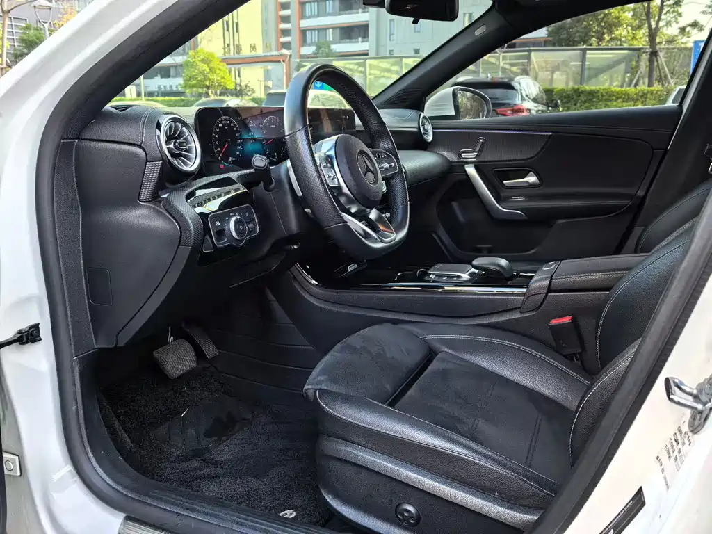 Mercedes-Benz A-Class 2022 A 200 L Sports Sedan Fashionable купить на сайте DeffCars