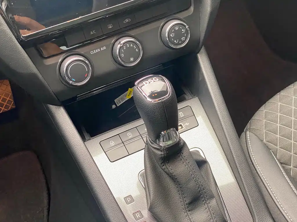 Octavia 2019 Station Wagon TSI280 DSG Deluxe Edition National VI купить на сайте DeffCars