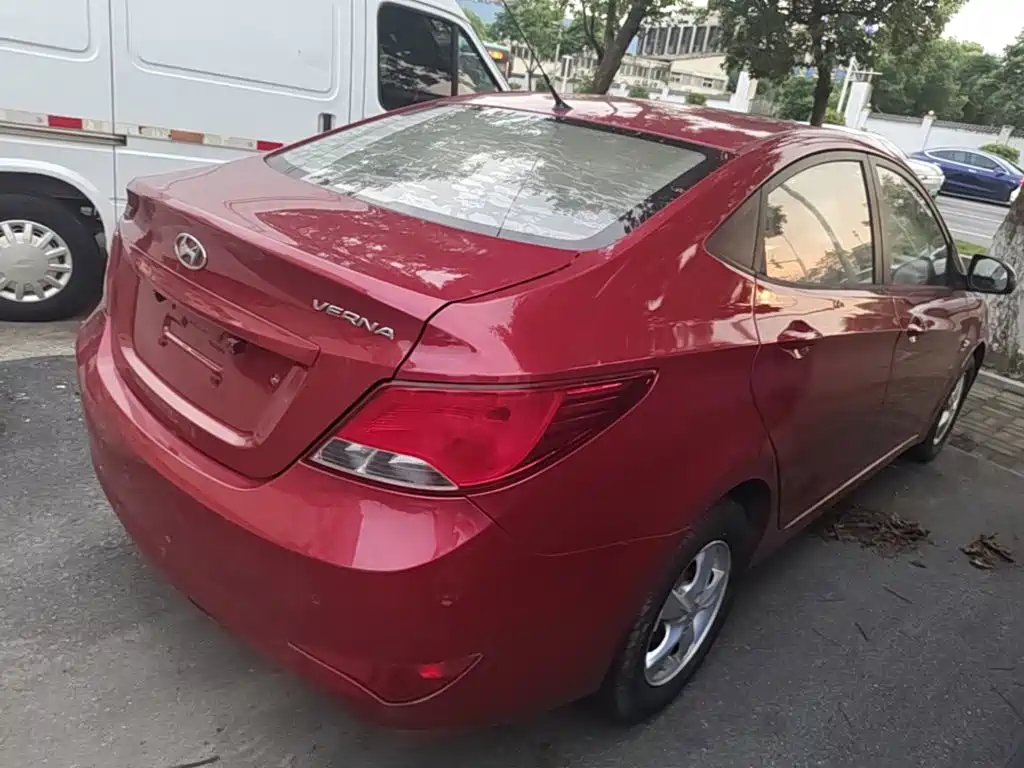 Reina (Verna) 2014 1.4L automatic intelligent GLS купить на сайте DeffCars