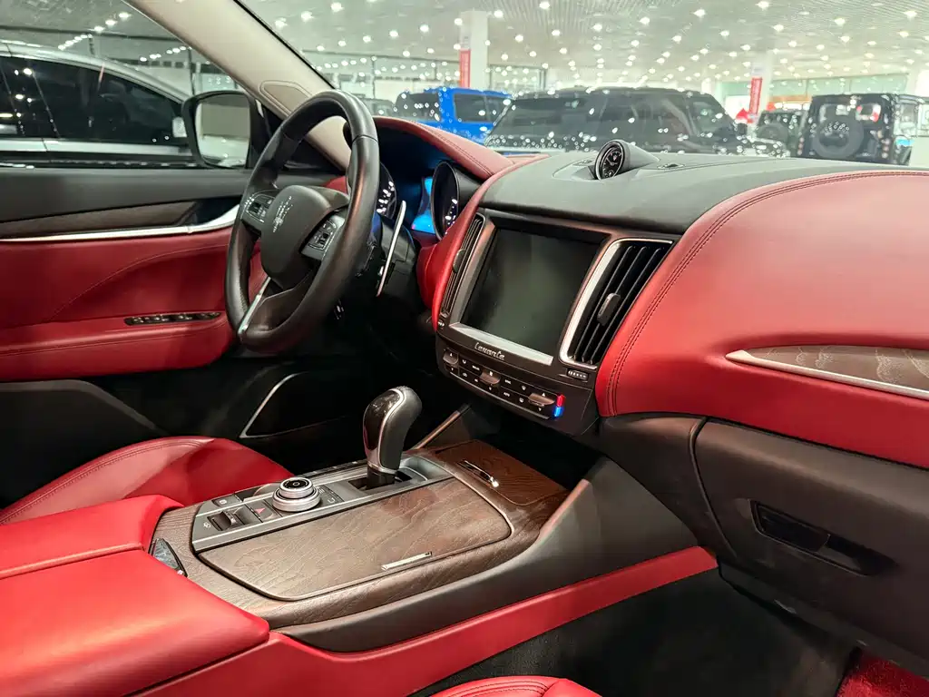 Levante 2018 3.0T Standard Edition купить на сайте DeffCars