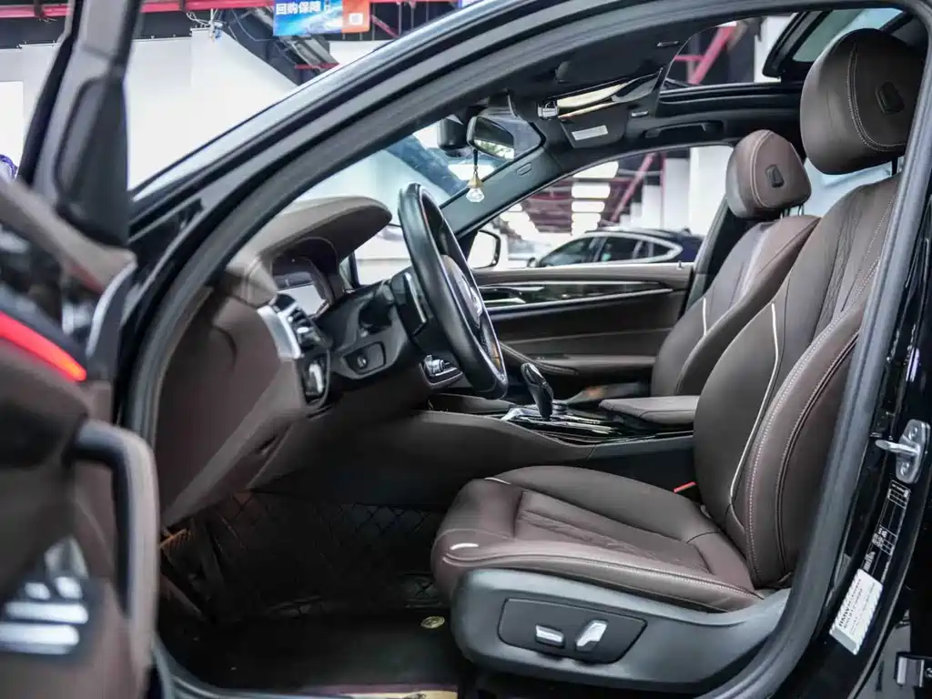 BMW 5 Series 2022 530Li Leading M Sports Package купить на сайте DeffCars