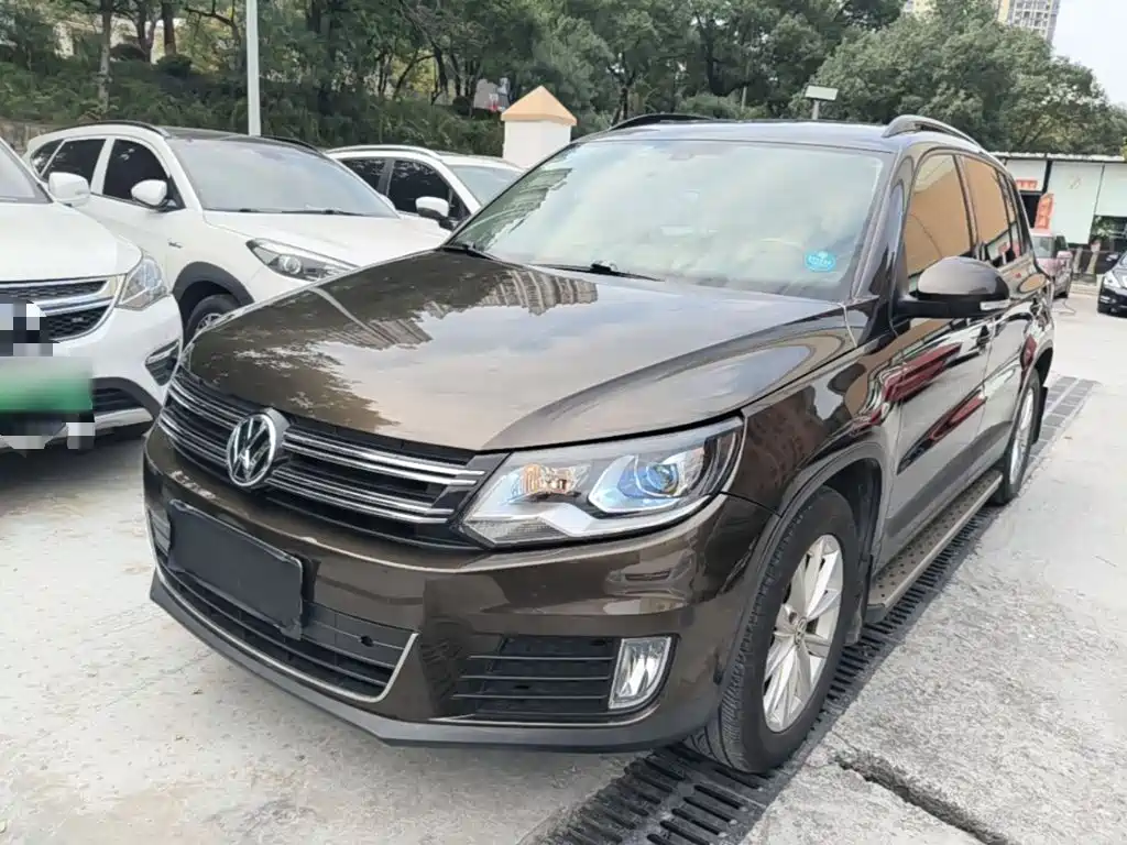 Tiguan 2015 1.8TSI automatic two-wheel drive comfort version купить на сайте DeffCars