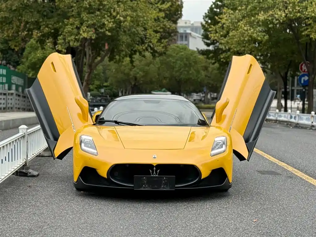 Maserati MC20 2023 3.0T Standard Edition купить на сайте DeffCars