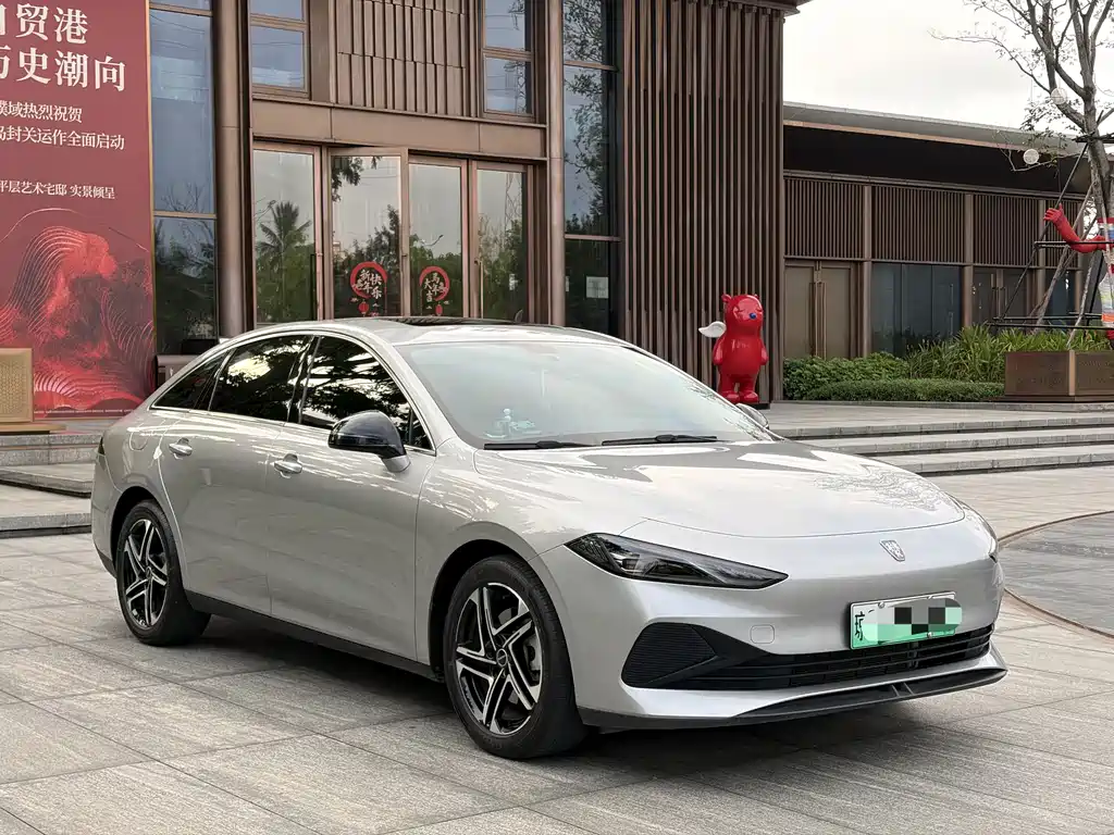 Roewe D7 2023 DMH 125km beyond version купить на сайте DeffCars