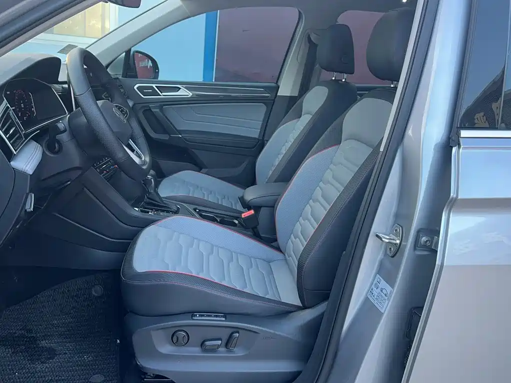 Tiguan L 2023 330TSI automatic two-wheel drive R-Line flagship version купить на сайте DeffCars