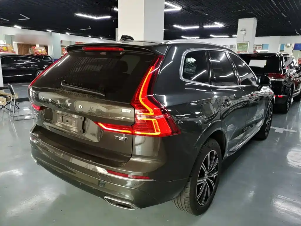 Volvo XC60 2021 T5 four-wheel drive Zhiyuan Deluxe Edition купить на сайте DeffCars
