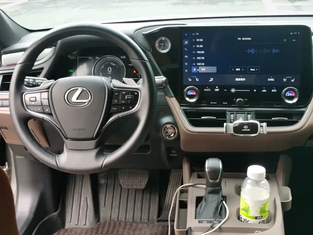 Lexus ES 2025 300h Premium Edition купить на сайте DeffCars