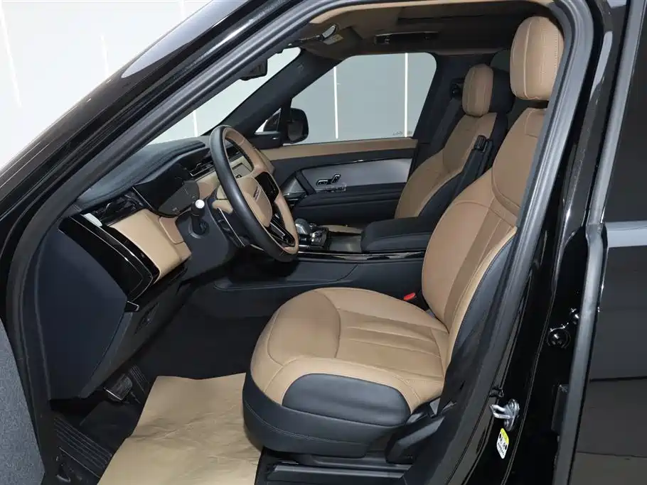 Range Rover Sport 2023 400PS Dynamic SE купить на сайте DeffCars