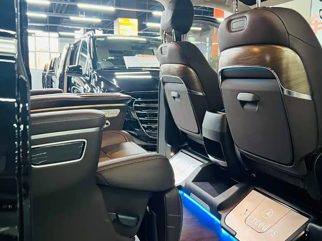 Mercedes-Benz V-Class 2022 V 260 L Long Wheelbase Luxury Edition купить на сайте DeffCars
