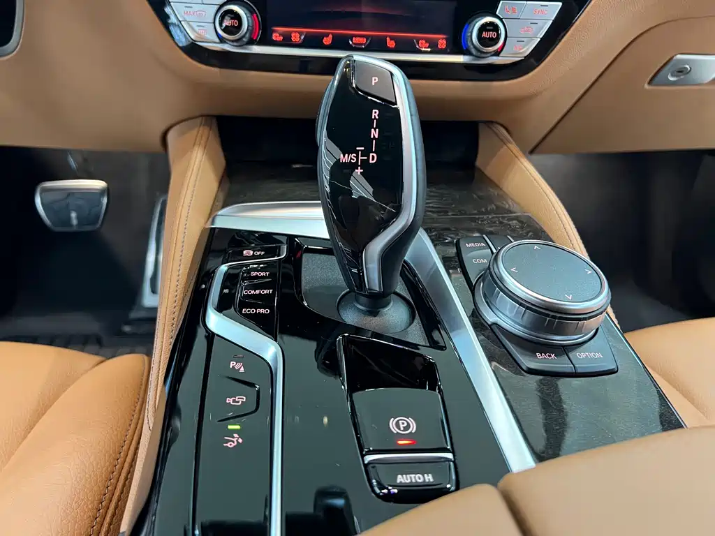 BMW 6 Series GT 2024 630i M Sport Bundle купить на сайте DeffCars