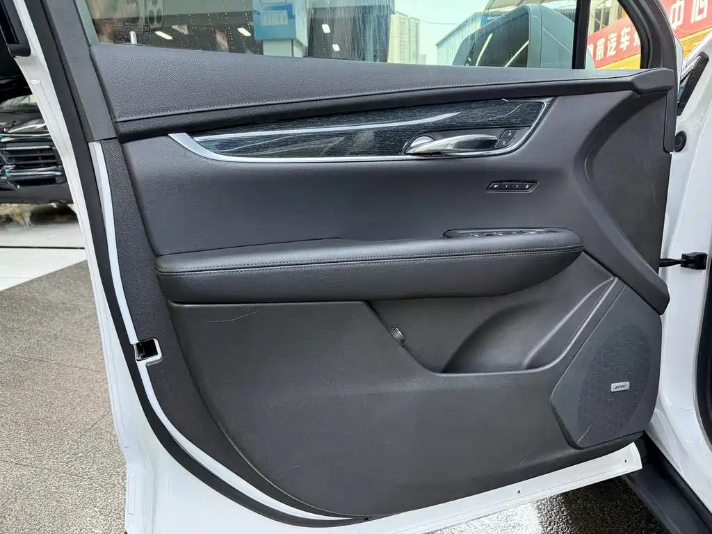 Cadillac XT5 2021 2.0T two-wheel drive luxury model купить на сайте DeffCars