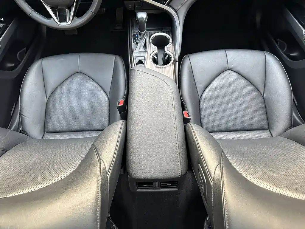 Camry 2019 2.5G Deluxe Edition National VI купить на сайте DeffCars