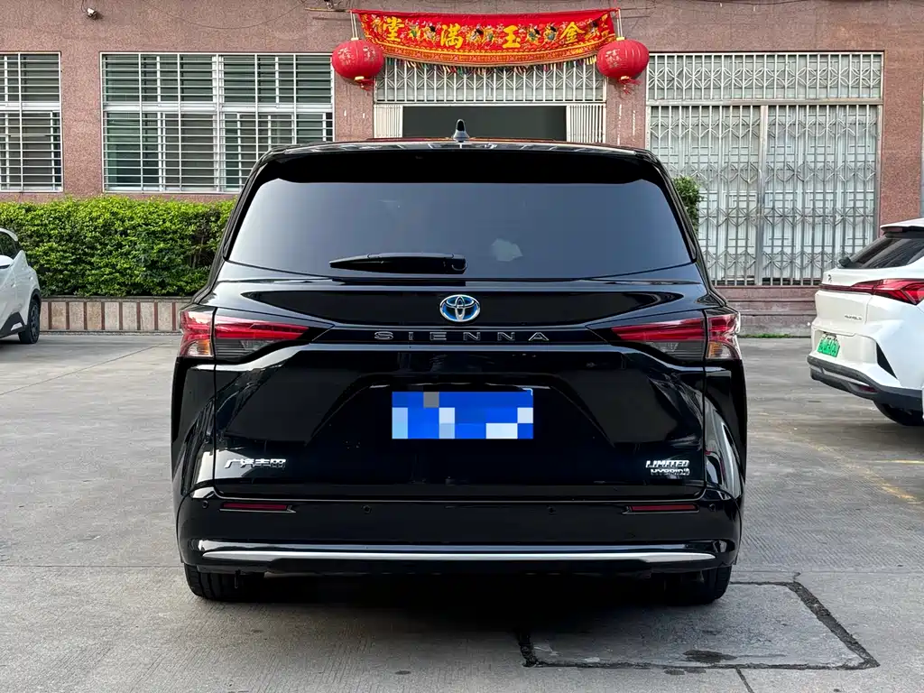 SIENNA 2023 2.5L Hybrid Premium Edition купить на сайте DeffCars