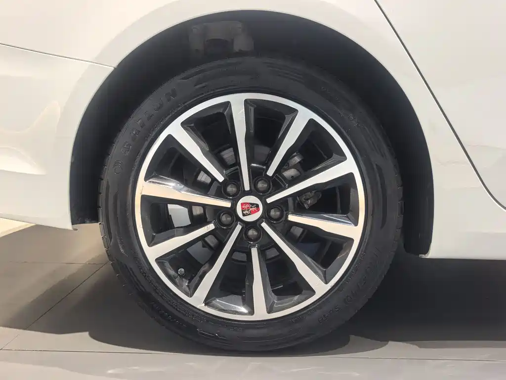 Roewe i6 New Energy 2019 PLUS 50T Internet Honor Smart Edition купить на сайте DeffCars