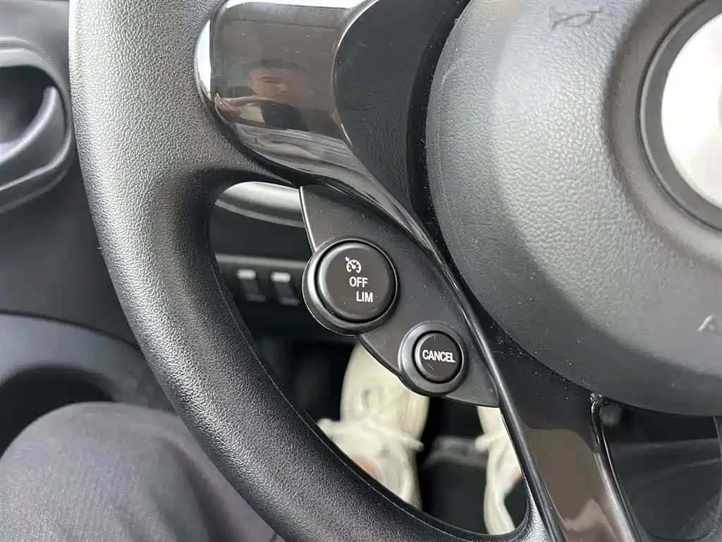 smart forfour 2016 1.0L 52kW smart version купить на сайте DeffCars